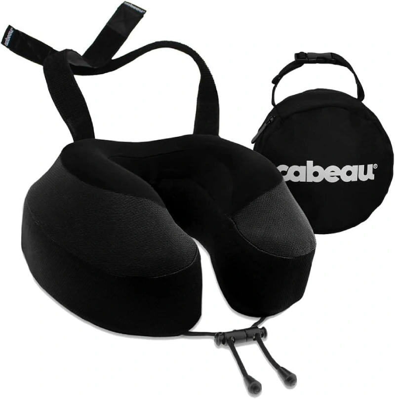 Almohada de viaje Cabeau Evolution S3 negra de espuma viscoelástica con correas que se enganchan al asiento del avión
